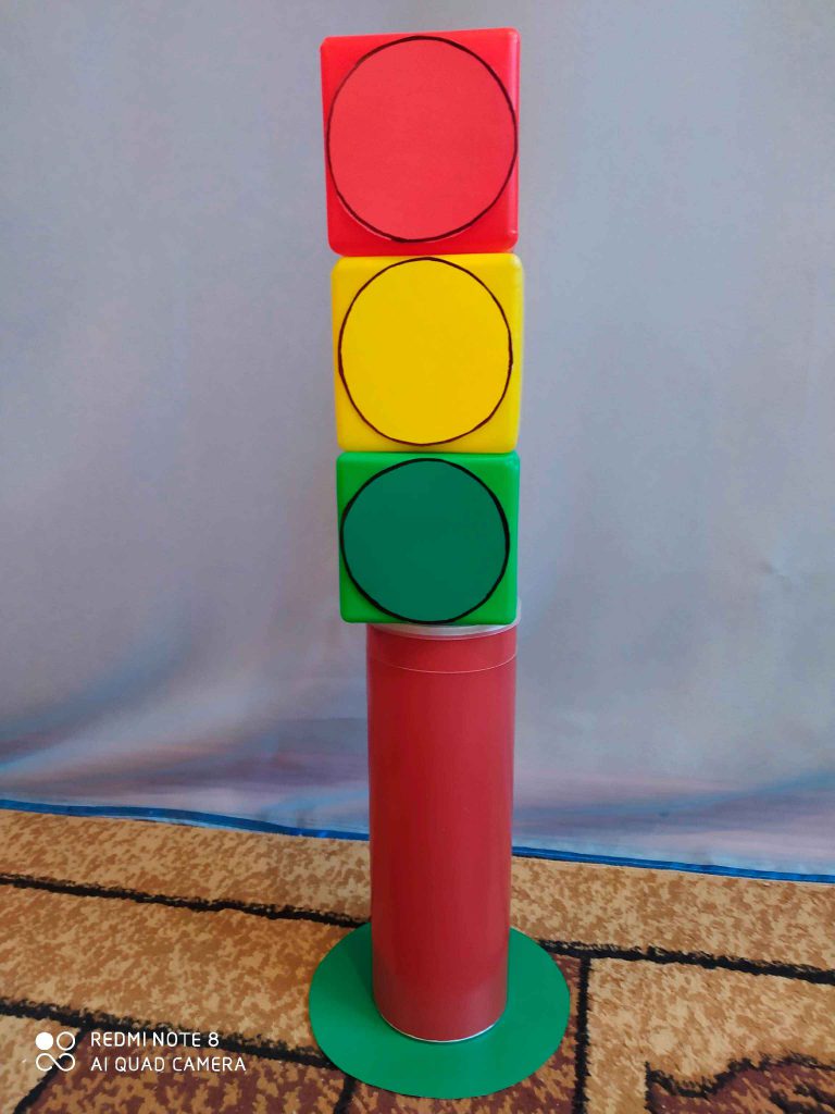 Атрибуты для игры «Отремонтируй светофор». Сценарий развлечения по ПДД в детском саду, для детей 6-7 лет